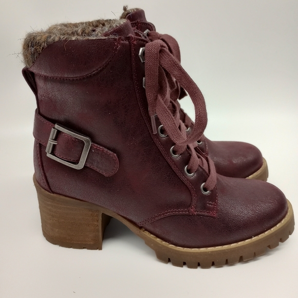 Carlos by Carlos Santana Gibson Lace up Bootie in Wine - Picture 1 of 7